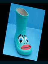 Turn an old gumboot
into a cool creature 