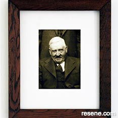 Restore a wooden photo frame