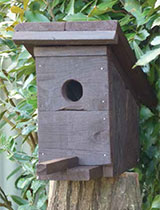 How to make a rustic birdhouse