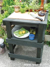 Barbecue unit with chopping board