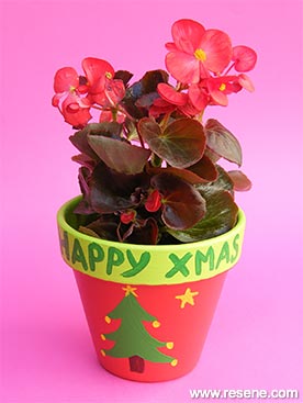 Create a Christmas gift pot