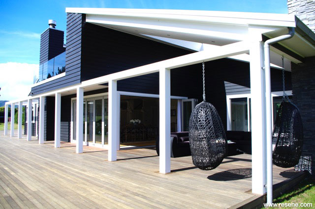 Ratanui residence - exterior and porch