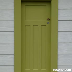 How to paint an old front door