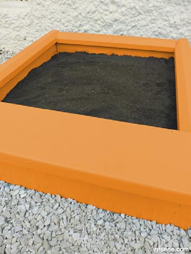 Mini sandpit in orange