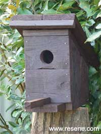 How to make a rustic birdhouse