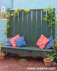How to build a bench seat with a privacy screen