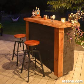 Recycled Pallet Outdoor Bar 