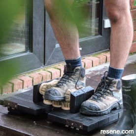 Boot cleaning station 