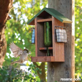 Dual bird feeder 