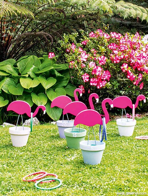 Make an hoopla game with flamingos for your garden