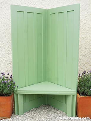 Build a corner seat for your garden