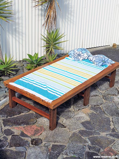 Build a recyled daybed