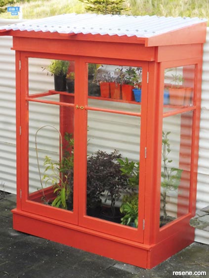 Build an upcycled glasshouse