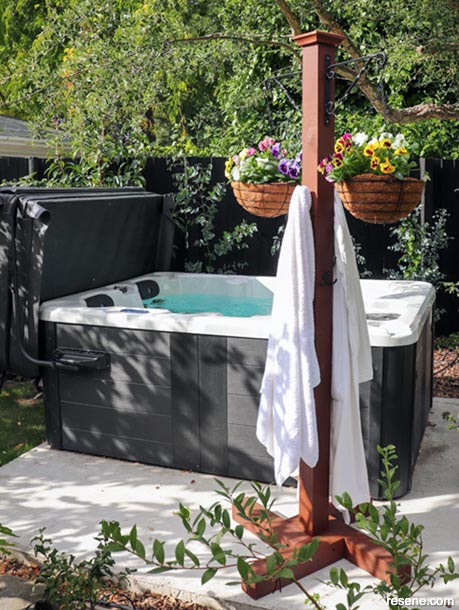 How to build a spa pool towel stand