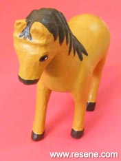 Paint a pony ornament for your bedroom
