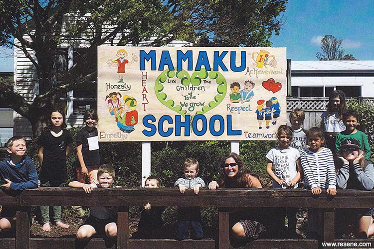 Mamaku School welcome sign