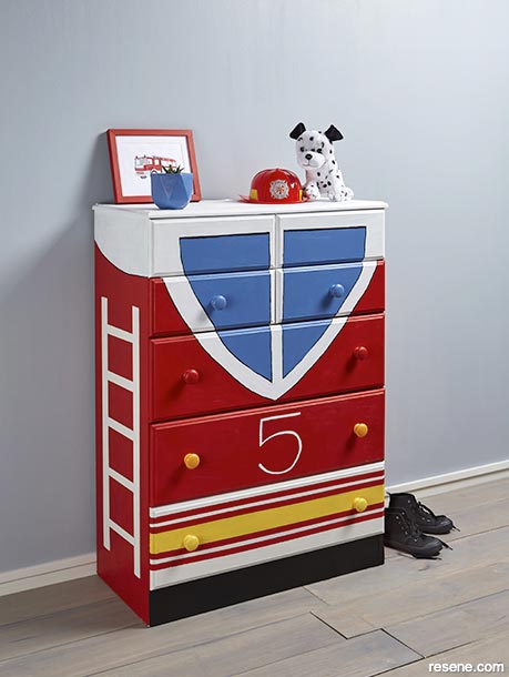 A fun and colourful set of kids drawers