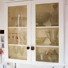 How to give a distressed look to a kitchen cupboard