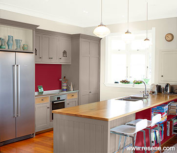 Earthy toned kitchen