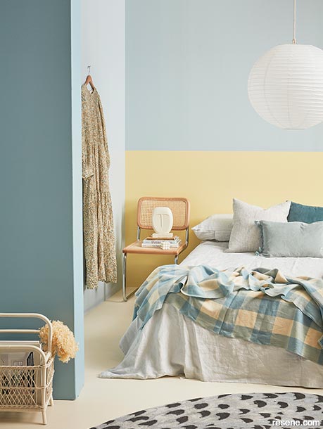 A yellow and blue bedroom - sense of nostalgia