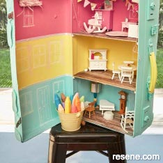 Pack-away doll’s house