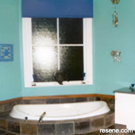 Blue/green bathroom