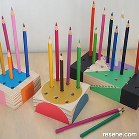 Make a colourfull wooden pencil holder