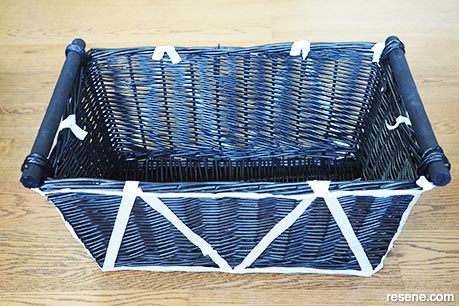 Step 1 - How to paint a picnic basket