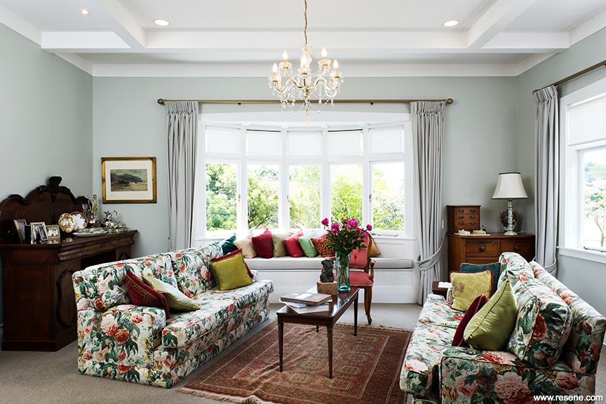 Traditional living room scheme