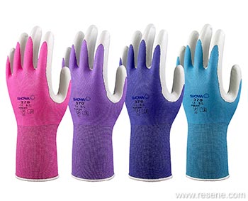 Garden gloves by lynriver