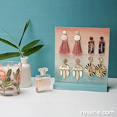 Make your earring stand display