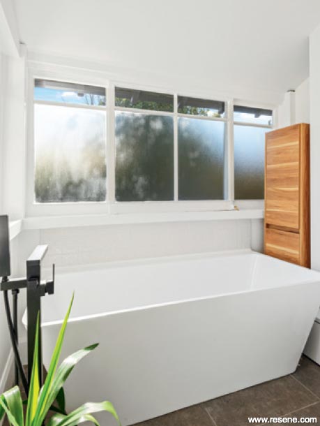 A modern white and bright bathroom