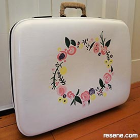Paint a suitcase
