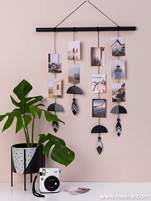 How to make a photo wall hanging display