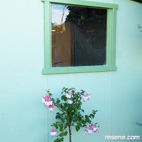 How to replace a rotten wooden shed window
